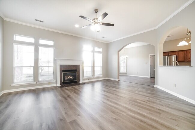 Building Photo - 4599 Meadow Cliff Dr