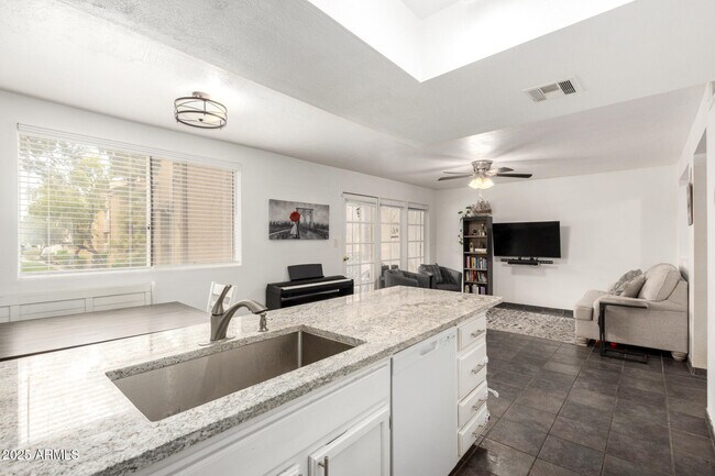 Building Photo - 18811 N 19th Ave