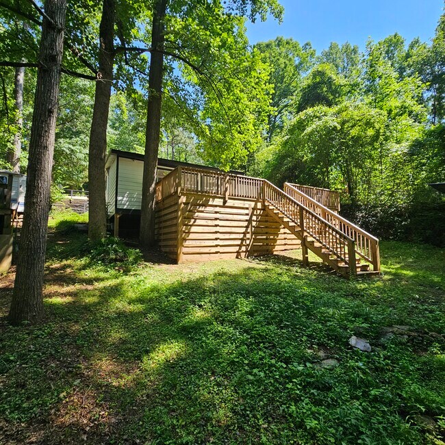 Building Photo - 220 Gumlog Dr