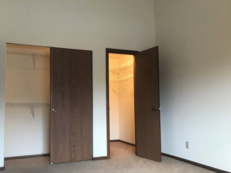 Building Photo - 6748 Jacobs Way