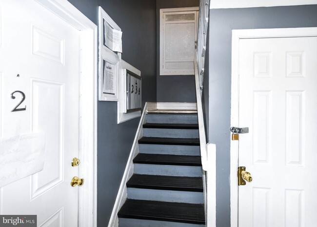 Building Photo - 554 Newcomb St SE