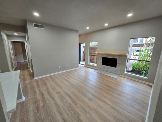 Building Photo - 1818 Augusta Dr
