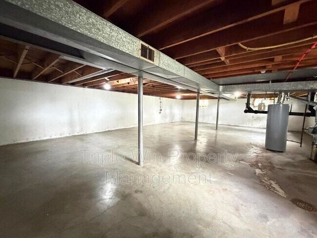 Building Photo - 1664 Talisman Ln