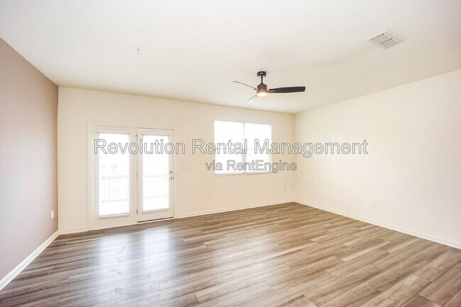 Building Photo - 544 Magnolia Cir