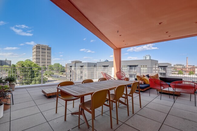 Rooftop Terrace with city views - 600 S Duke St