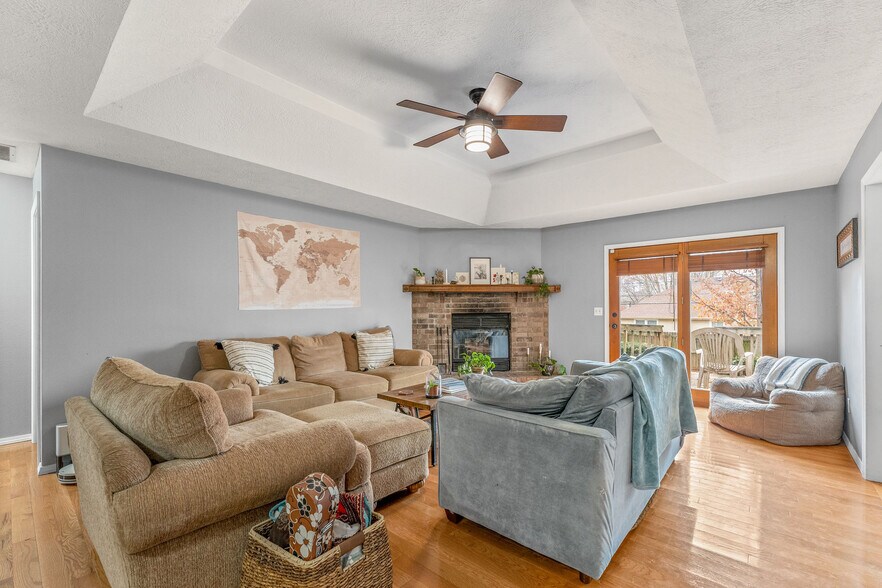 Living room - 3668 W El Castile St