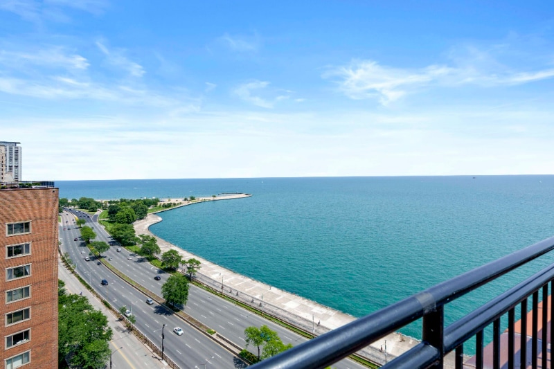 Building Photo - 1340 N Lake Shore Dr