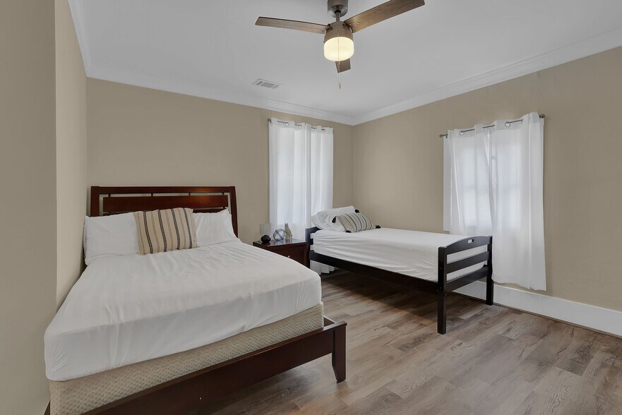 Building Photo - 1268 Ladd St SW