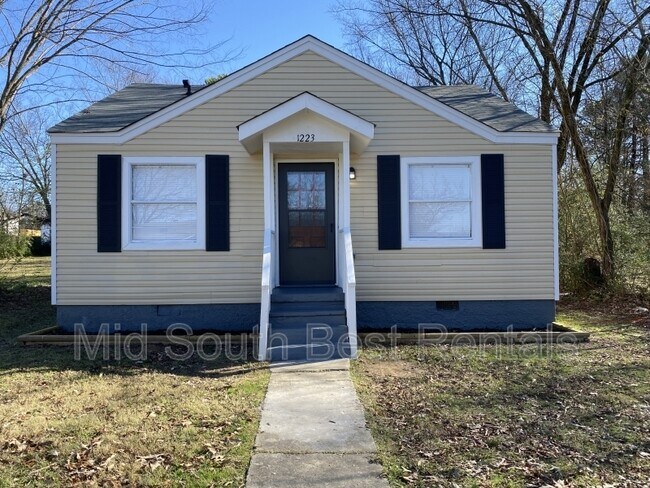 Primary Photo - 1223 Adams St