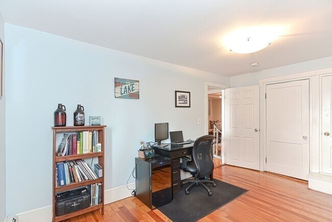 Building Photo - 205 Webster St