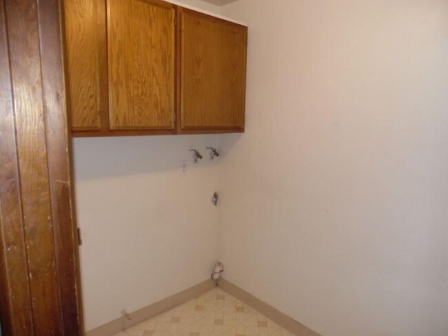 Building Photo - 2 bedroom in Billings MT 59102