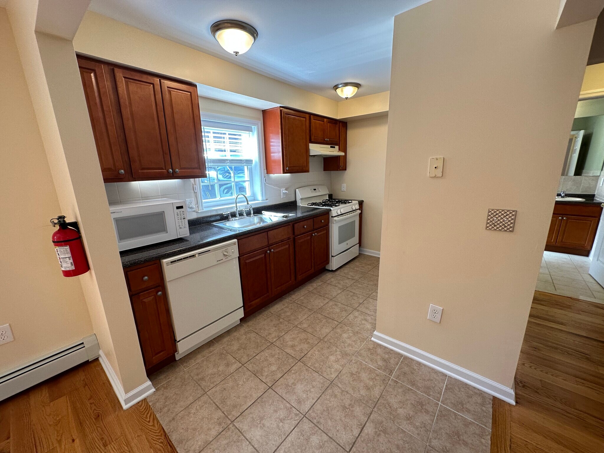 Building Photo - 46 Wedgewood Dr