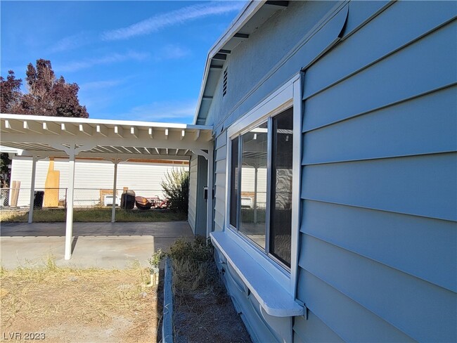Building Photo - 1111 Arapaho Way