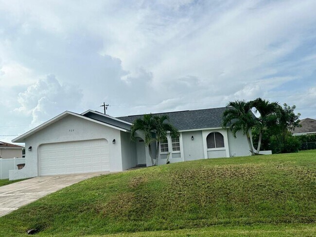 Primary Photo - 709 SW 23rd Terrace