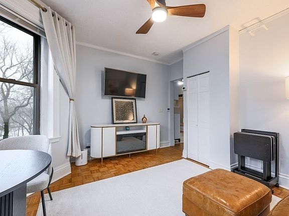 Building Photo - 51 Park Dr