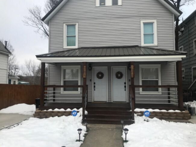 Building Photo - 283 Grand Ave