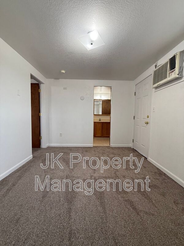 Building Photo - 4000 Ella Ave