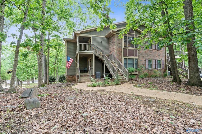 Primary Photo - 2031 Woodlawn Dr SW