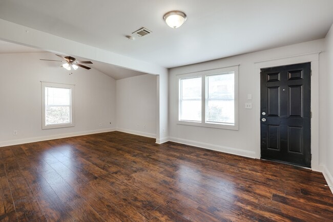 Building Photo - 175 Herman St