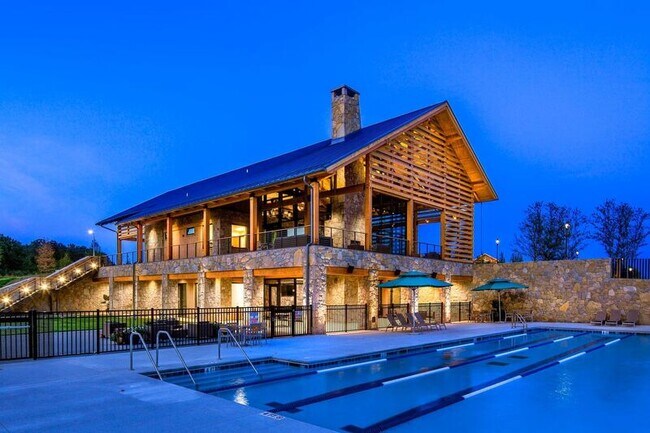 Building Photo - 1529 Rhodeschool Dr