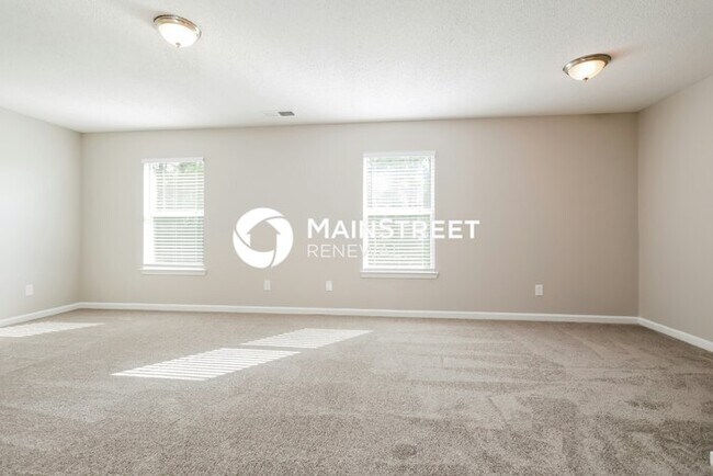 Building Photo - 465 Pinevale Ct