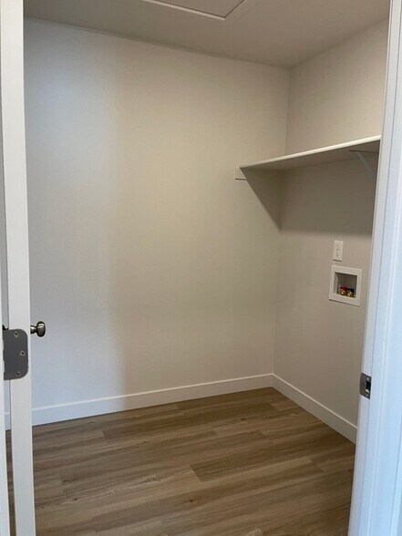 Building Photo - 1129 Early Lgt Wy
