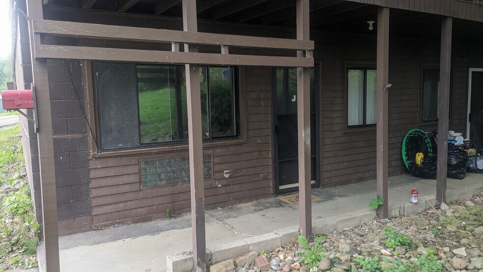 Building Photo - 105 Hilltop Dr