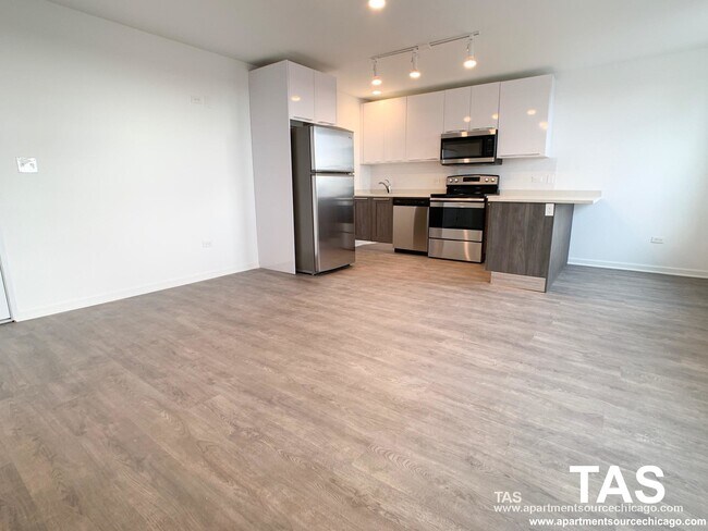 Building Photo - 940 W Winona St