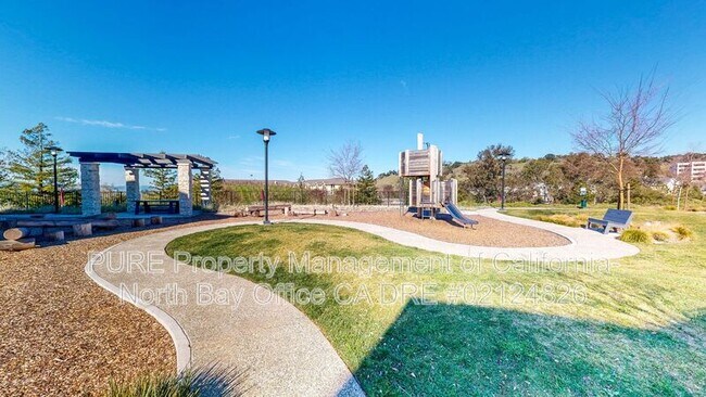 Building Photo - 221 Gambrel Cir