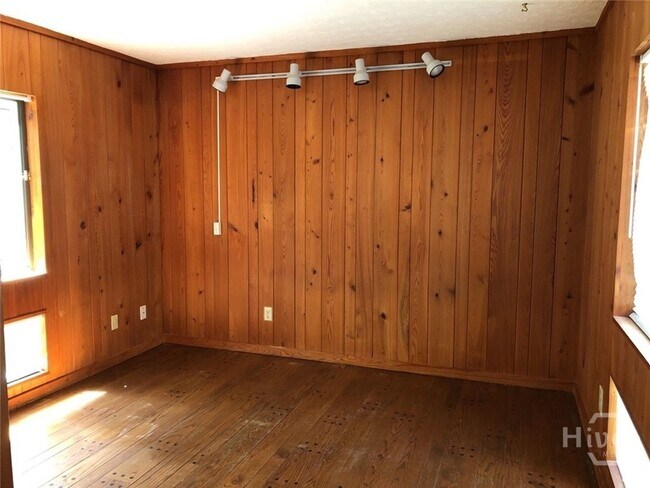 Building Photo - 195 Woodstone Dr