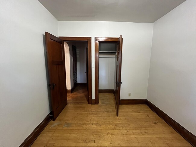 Building Photo - 4573 S Lake Dr