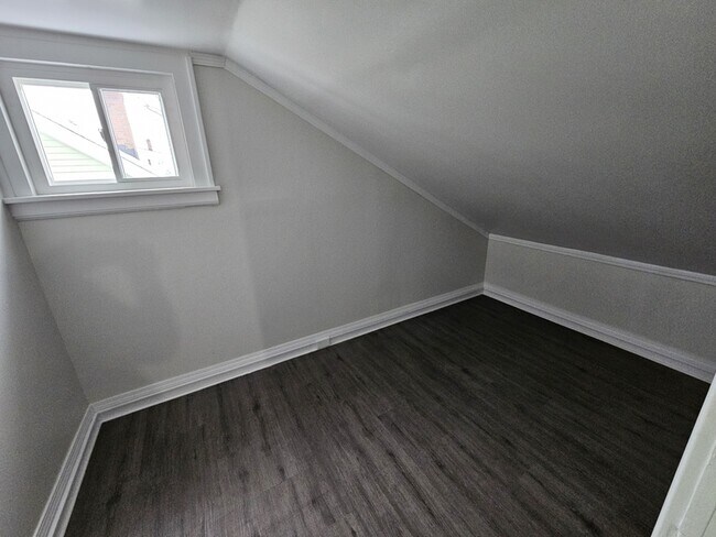 Building Photo - 9614 McCracken Rd