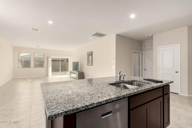 Building Photo - 5065 E Emery Rd