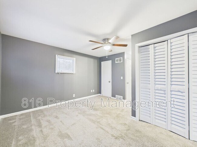 Building Photo - 7424 Bellefontaine Ave