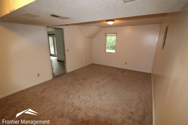 Building Photo - 4 br, 2 bath House - 824 Dondee Dr.