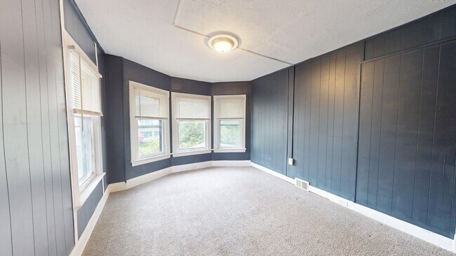 Building Photo - 3889 W.33rd