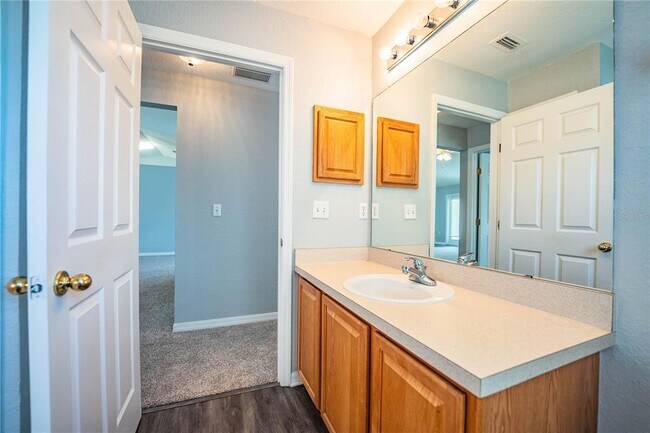 Building Photo - 233 Towhee Rd