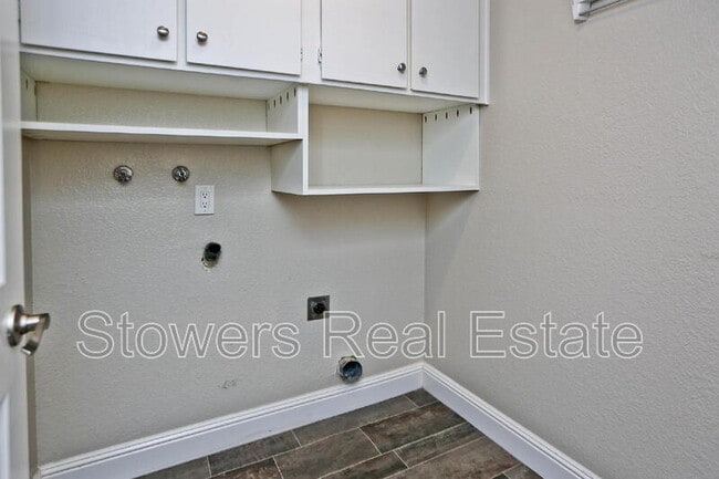 Building Photo - 50 Deer Meadow Ln