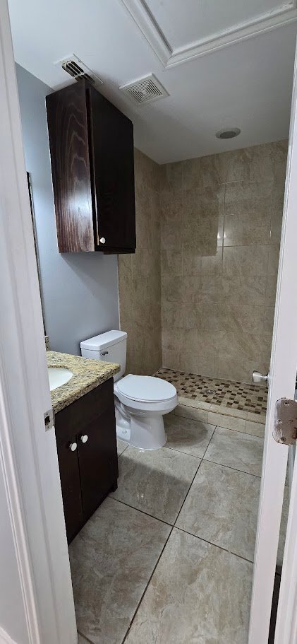Building Photo - 1302 Quitaca Dr