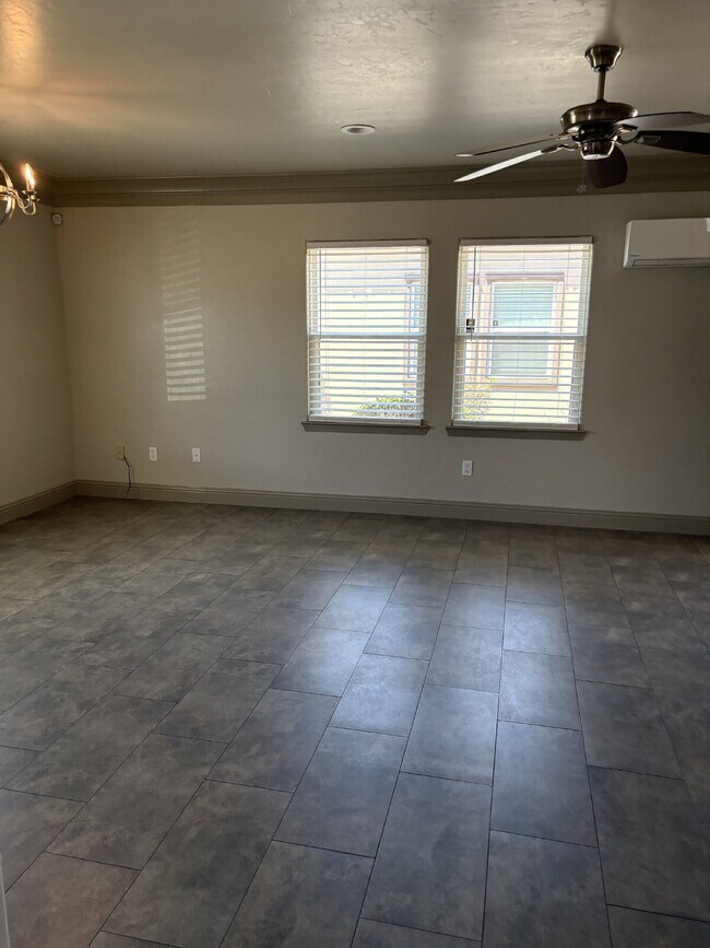 Building Photo - MOVE IN SPECIAL ***Reduced rent with immed...