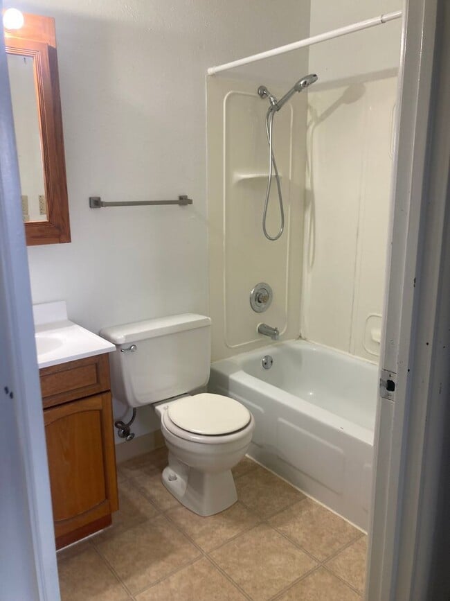 Building Photo - 406 17th St NW