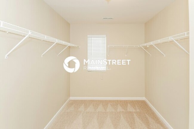 Building Photo - 4 Bedroom Pet-Friendly Home in Warrior, AL with Main Street Renewal