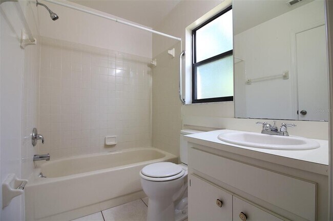 Building Photo - 1424 Bramblewood Dr