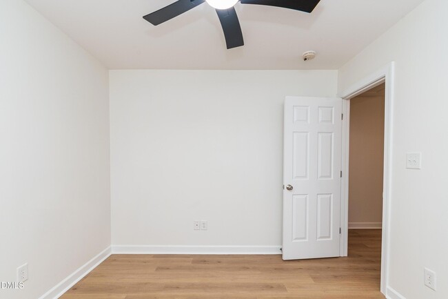 Building Photo - 729 Stadium Dr