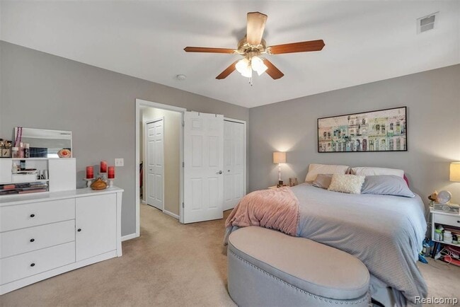 Building Photo - 2205 Knotty Pine Tr