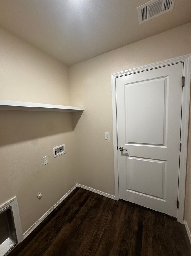 Building Photo - New construction!!! Beacon Pointe 3/2/2 $250.00 off 1st month's rent