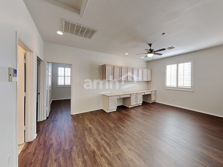 Building Photo - 6829 W Yearling Rd