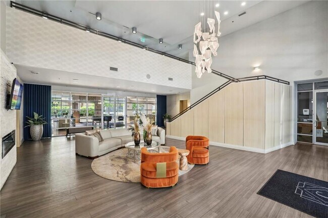 Building Photo - 711 Cosmopolitan Dr NE