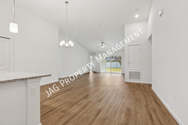 Building Photo - 15 Sea Garden Path