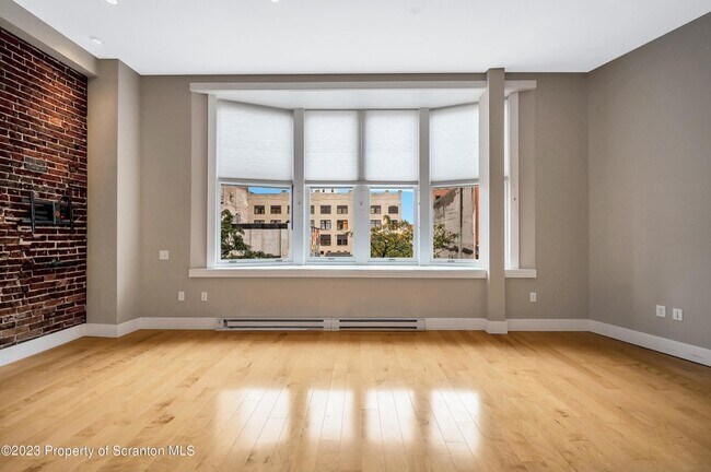 Building Photo - 509 Bogart Pl